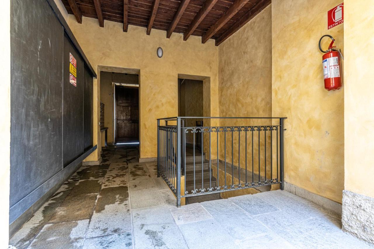 Xenia Apartments - Accogliente Pied-A-Terre Sui Navigli Milan Exterior photo